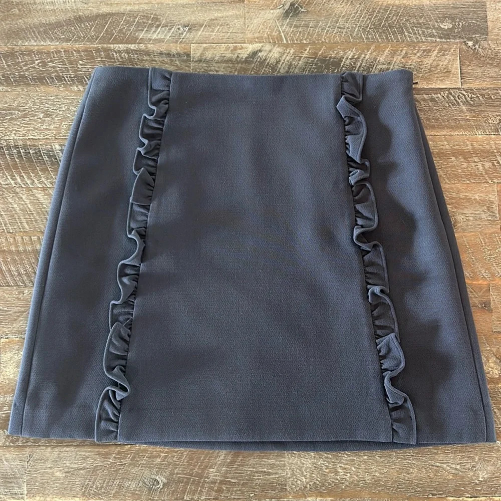 Loft A Line High Waisted Skirt With Front Ruffle size 8